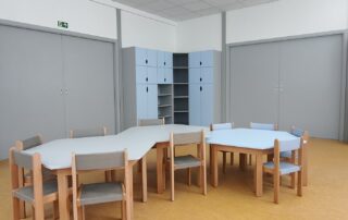 Vetos_MS_Cervene_Pecky_interierove_dvere_modra_zluta_seda (13)