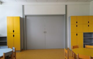 Vetos_MS_Cervene_Pecky_interierove_dvere_modra_zluta_seda (4)