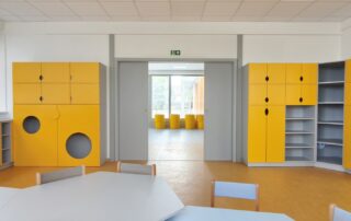 Vetos_MS_Cervene_Pecky_interierove_dvere_modra_zluta_seda (6)
